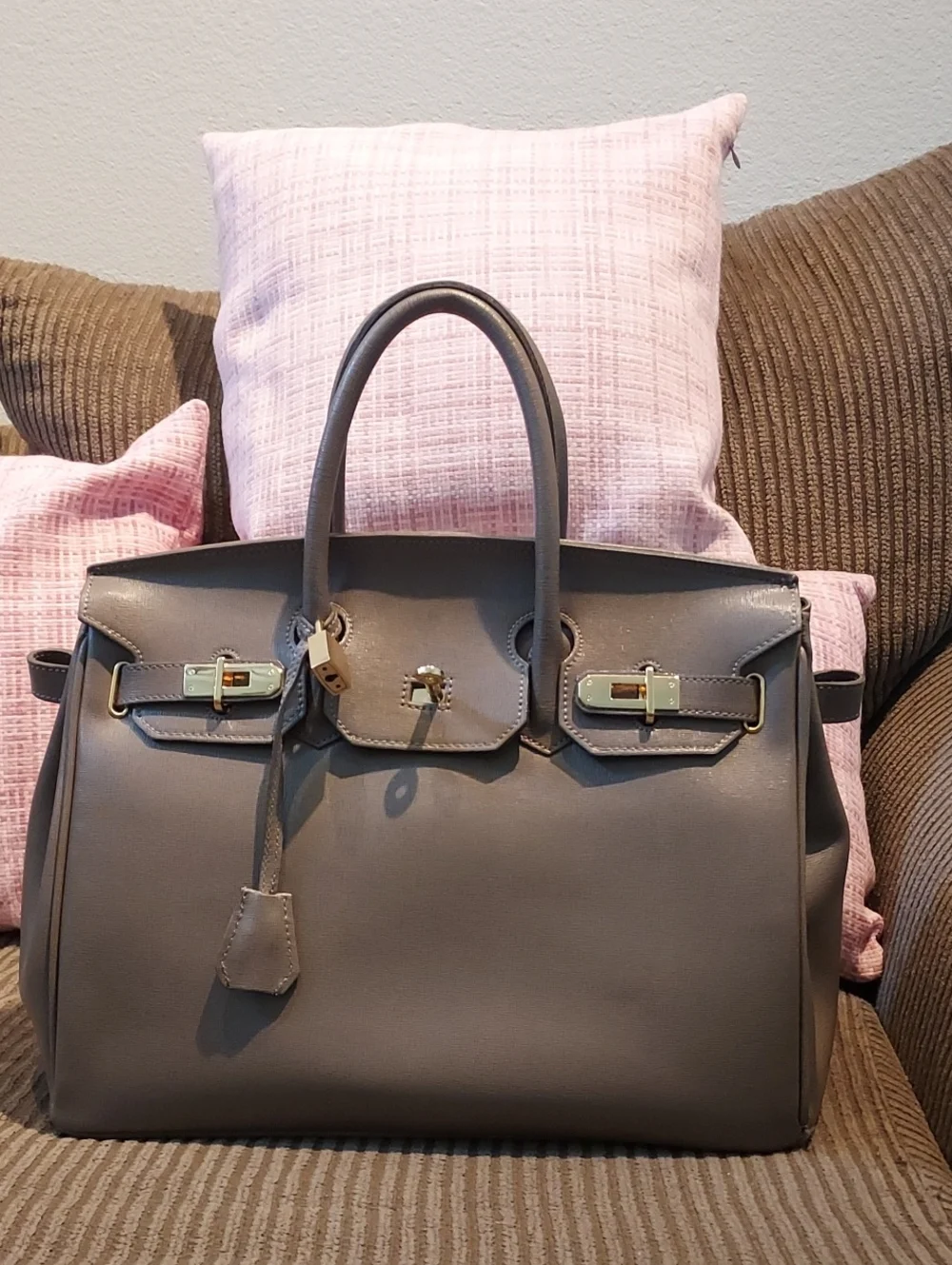 Classic Handbag in Gray (W13 3/4